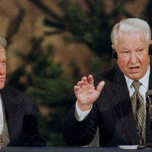 Documente declasificate: Elțîn îi promitea lui Clinton că Rusia nu are „pretenții teritoriale” în Ucraina. Cum prezintă presa rusă tema