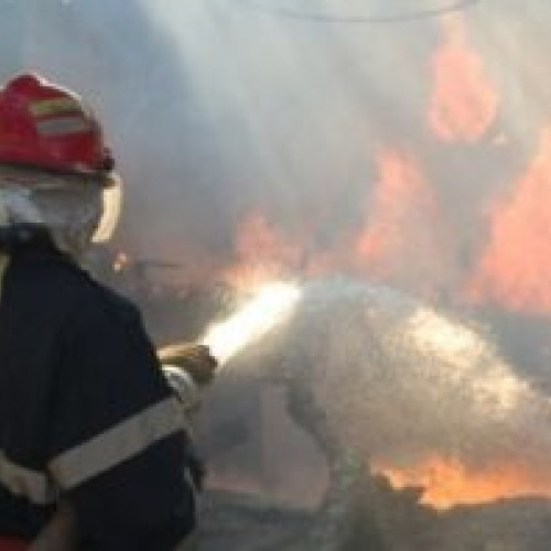 Incendiu la o gospodărie din Petricani din cauza unui scurtcircuit