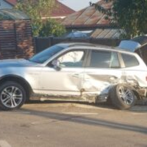 Accident rutier la Flămânzi, o femeie transportată la spital