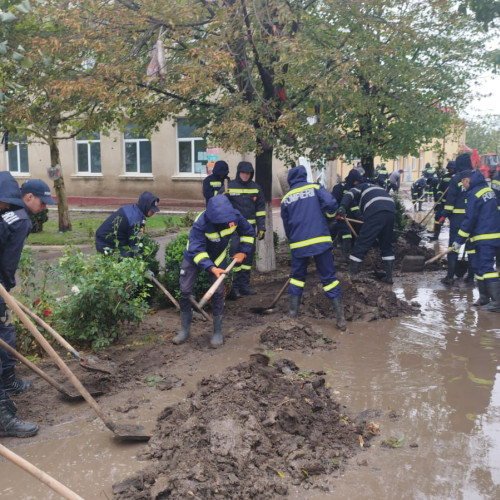 Pompierii botoșăneni finalizează misiunea de ajutor în Galați