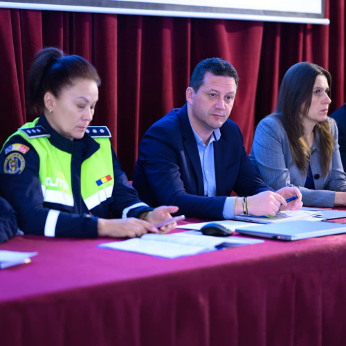 Campania &quot;Tacerea e tot violenta! Vocea ta e solutia&quot; lansată de IPJ Botoșani