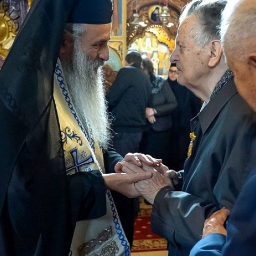 VIDEO Istoricul și academicianul botoșănean Alexandru Zub a primit o distincție din partea patriarhului României, de ziua sa