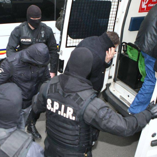 Doi bărbați din Botoșani, arestați pentru contrabandă cu țigări