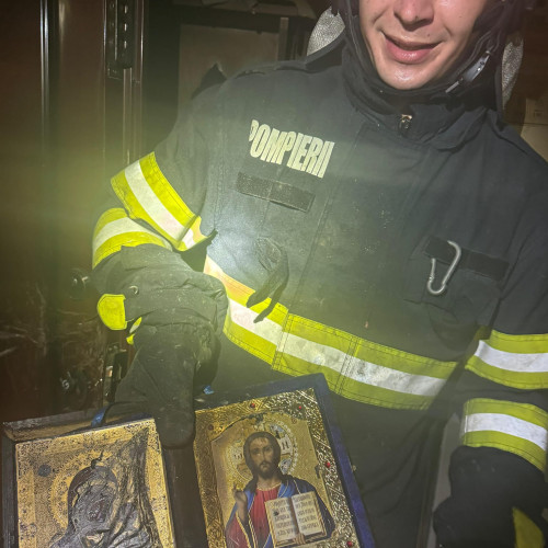 O icoană a supraviețuit unui incendiu devastator la Botoșani