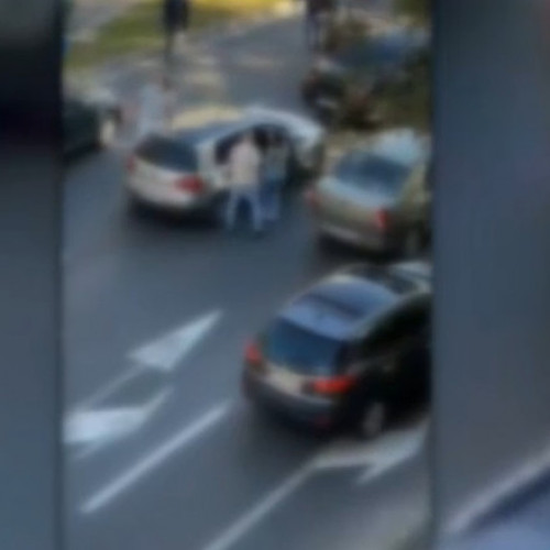 Tinerii se bat în stradă la Giroc, după o sicanare în trafic