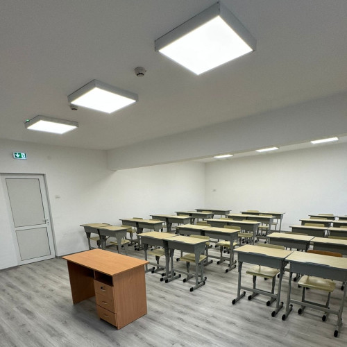 Elevii Colegiului Național &quot;Mihai Eminescu&quot; din Botoșani revin într-o unitate modernizată