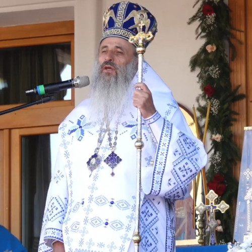 Mitropolitul Teofan oficiază o slujbă importantă în Botoșani