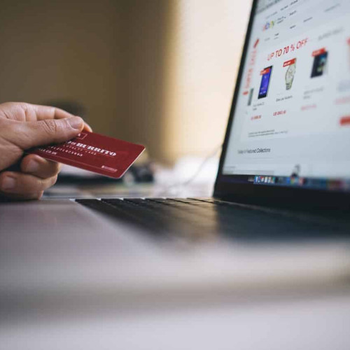 Cresterea cumpărăturilor online aduce riscuri de fraudă