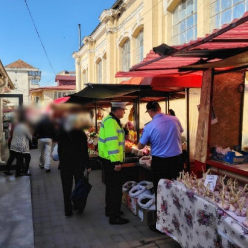 Controale la Piața Centrală: Comercianți amendați de poliția locală