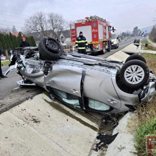 Accident rutier în Copălău: O tânără și pisica ei, spitalizate