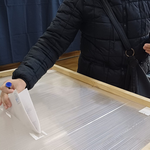 Românii sunt așteptați duminică să voteze la alegerile parlamentare 2024