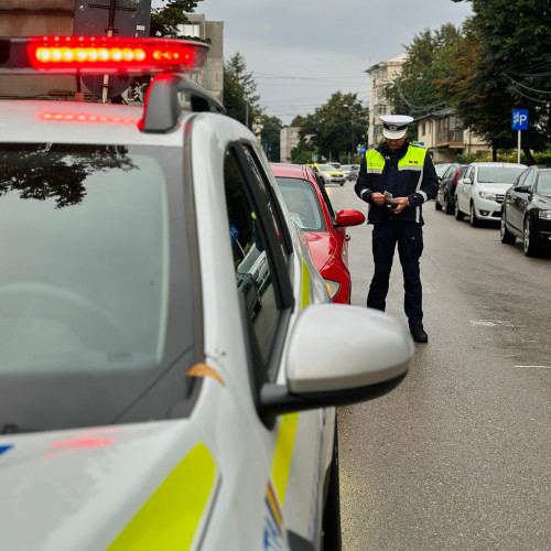Bărbat din Botoșani, prins conducând cu autorizația de circulație expirată