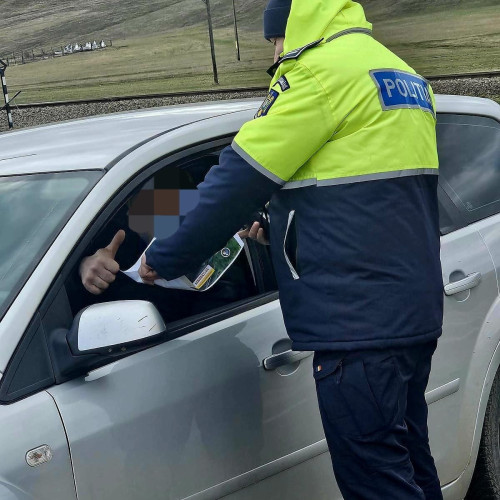 Șofer băut, scos din trafic de polițiștii din Darabani
