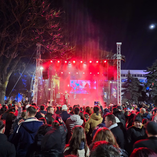 Revelionul în aer liber, organizat în Piața Revoluției