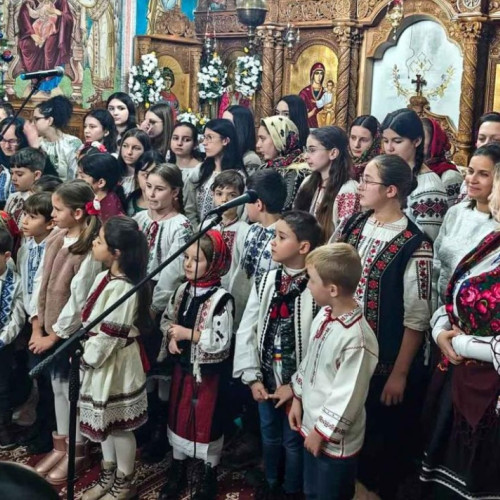 Concert de colinde la biserica &quot;Nașterea Maicii Domnului&quot; din Victoria