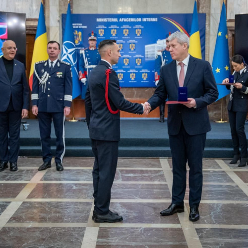 Plutonierul Andrei Puiu, recompensat cu &quot;Emblema de Onoare&quot; pentru faptele sale eroice