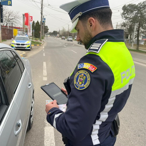Botoșănean prins la volan fără permis și cu țigări de contrabandă