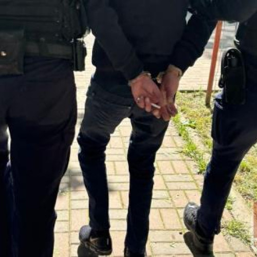 Botoșani: Un bărbat reținut pentru amenințări cu violența la adresa soției
