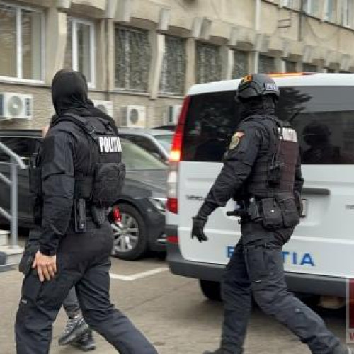 Bărbat reținut de polițiști, condamnat pentru violență în familie