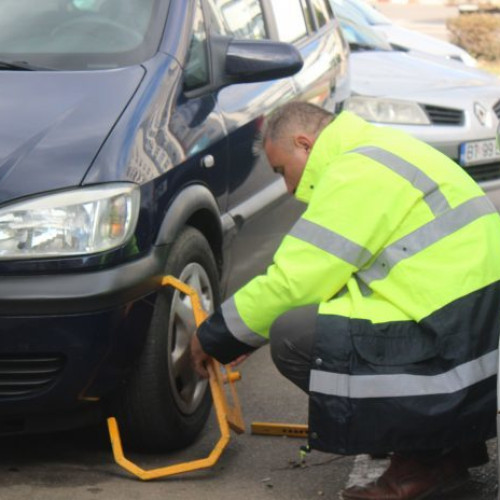 Acțiuni ale poliției locale în Botoșani pentru combaterea parcărilor ilegale