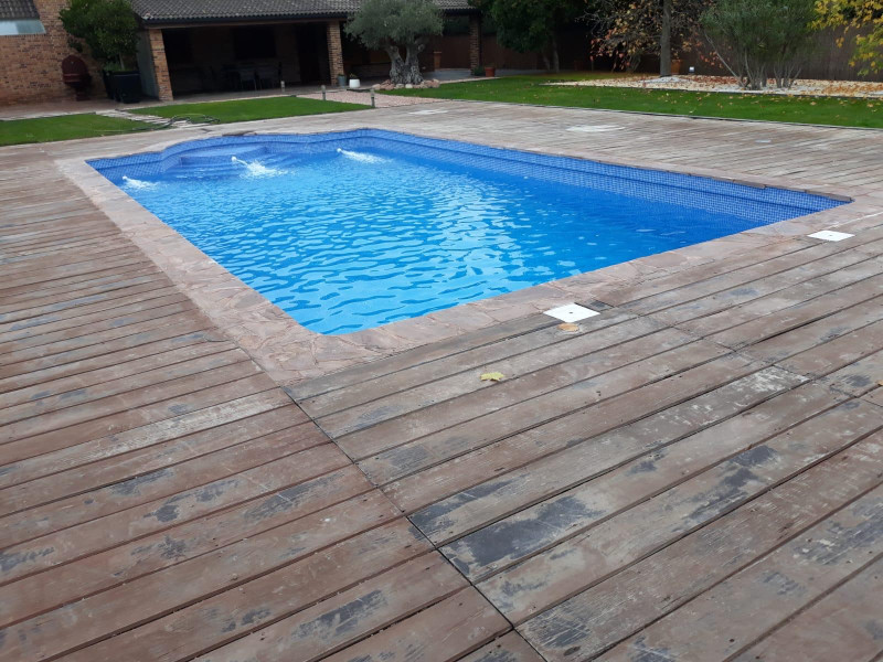 O firmă din Botoșani, lider în construcția de piscine