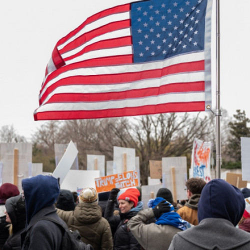 Concedieri controversate în guvernul american