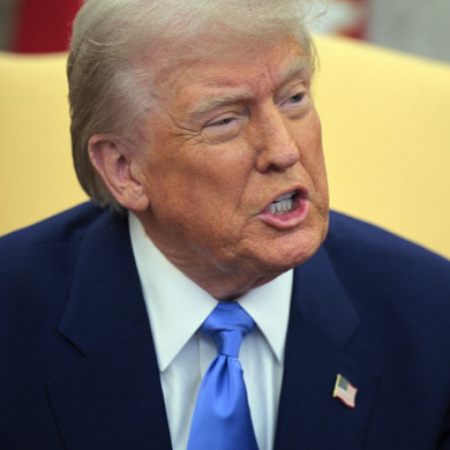 Donald Trump refuză să-l numească "dictator" pe Putin, dar atacă Ucraina
