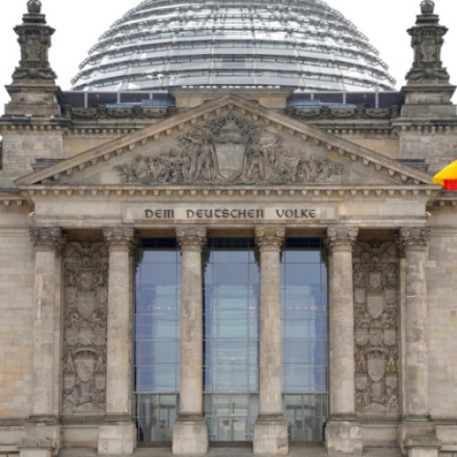Parlamentul Germaniei aproba cresterea masiva a cheltuielilor pentru aparare