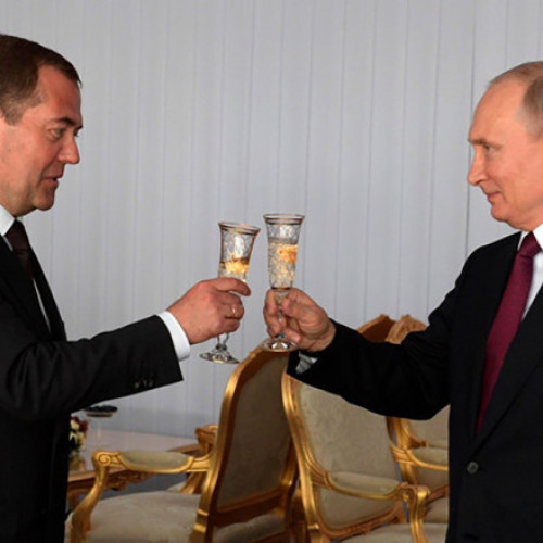 reacția lui medvedev după convorbirea trump - putin