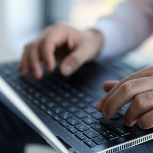 Parlamentul olandez cere reducerea dependenței de software-ul american
