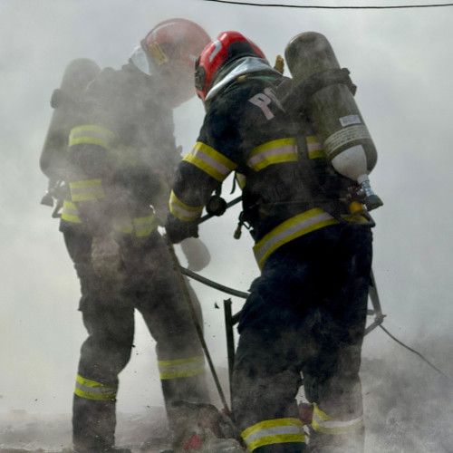 Incendiu în Dragalina: Două adăposturi de animale au fost afectate