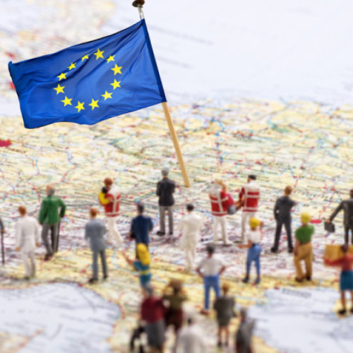 Sondaj Eurobarometru: Cetățenii UE susțin beneficiile apartenenței la Uniune