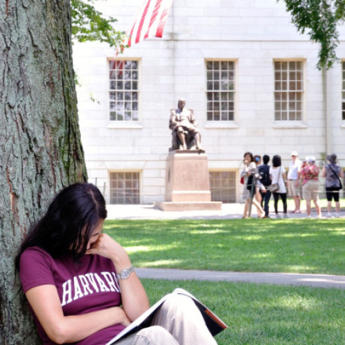 Casa Albă intenționează să taie subvențiile universității Harvard