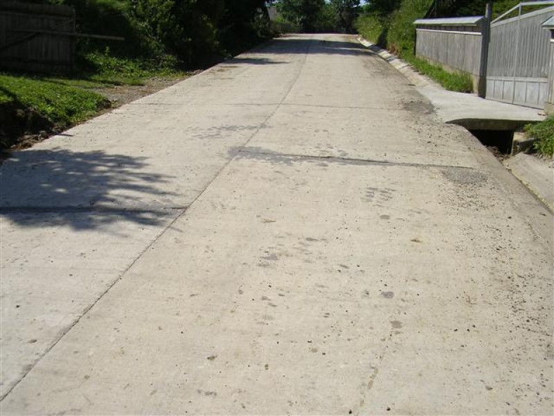 Primăria din Santa Mare investește în modernizarea drumurilor locale