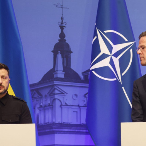 Ucraina a fost invitata la summitul NATO de la sfârșitul lunii iunie, care va avea loc la Haga, a anunțat președintele Volodimir Zelenski. Potrivit acestuia, această invitație este foarte importantă, iar absența țării sale ar fi reprezentat o "victorie" pentru președintele rus Vladimir Putin, care se opune aderării Kievului la Alianță. În cadrul unei întâlniri cu secretarul general al NATO, Mark Rutte, la Summitul B9 de la Vilnius, Zelenski a subliniat importanța participării.