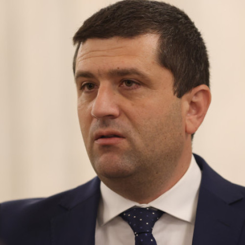 Ministrul Economiei îi avertizează pe directorii companiilor de stat: „Unii şi-au betonat contractele. Am ac de cojocul lor”