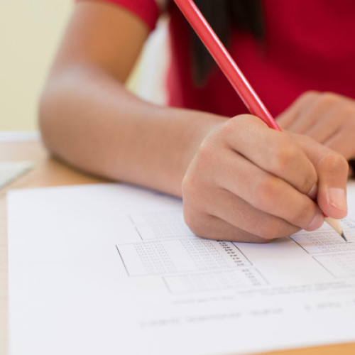 Prima zi de contestații la Evaluarea Națională 2025. Cum se desfășoară procesul de evaluare și de rezolvare a lucrărilor scrise