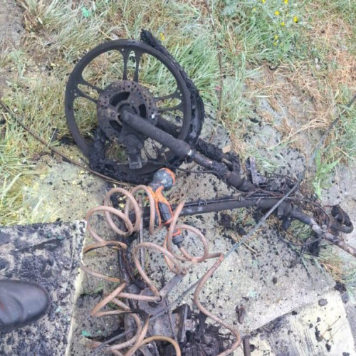 Incendiu de la un scuter electric. Intervenție contra cronometru în Zăicești