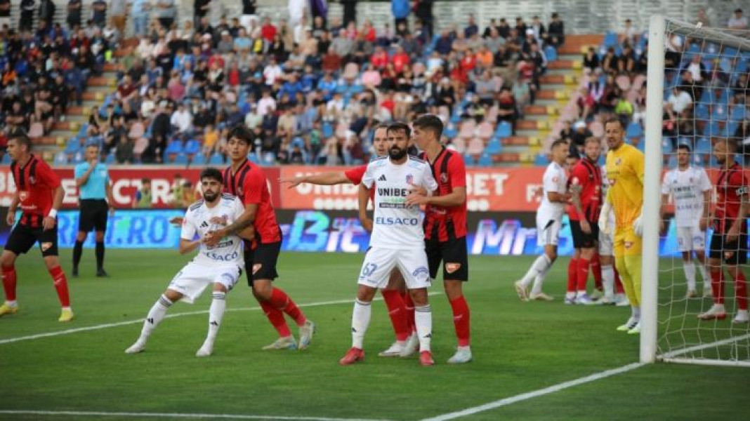 FC Botoșani a învins cu scorul de 3-1 FK Csikszereda într-un meci disputat pe stadionul "Municipal" din Botoșani, în runda a VII-a a SuperLigii. La meci au asistat aproximativ 4.320 de spectatori, iar formația locală și-a consolidat poziția în clasament, raportându-se ca favorită.