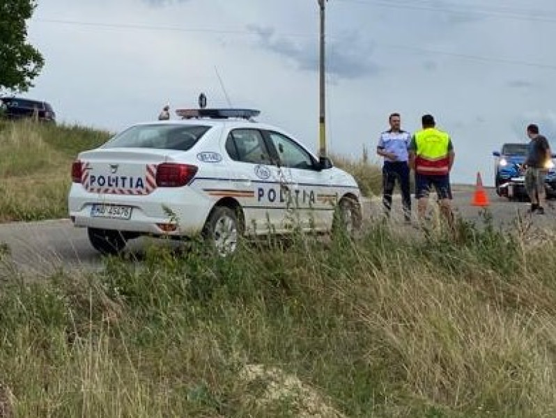 Accident rutier cu două mașini în Suceava, provocat de un șofer din Botoșani