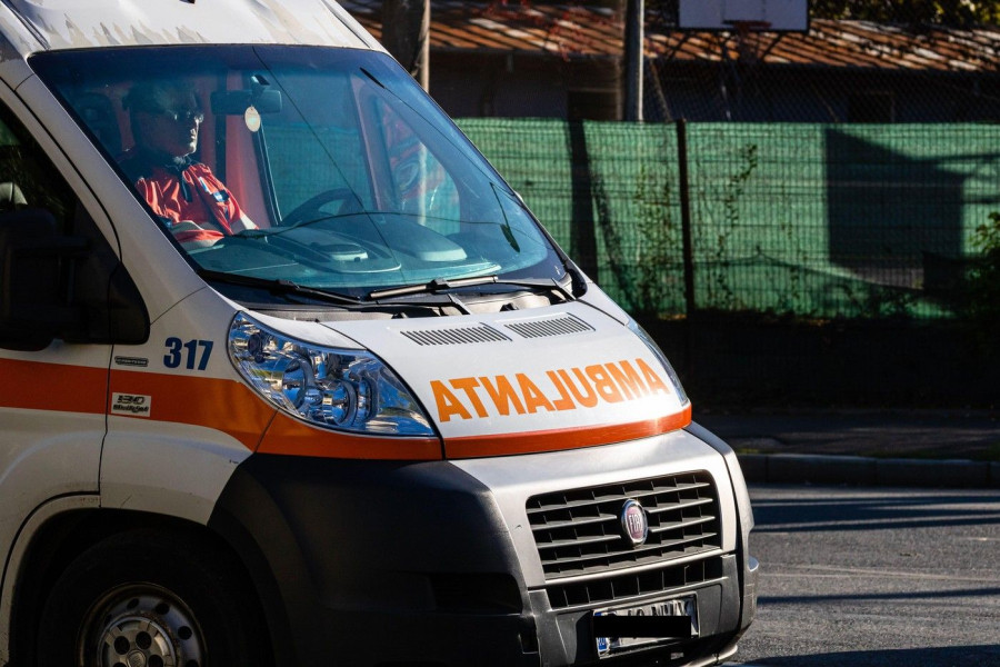 Tânăr botoșănean în Suceava, încercare de suicid la pasarela Burdujeni