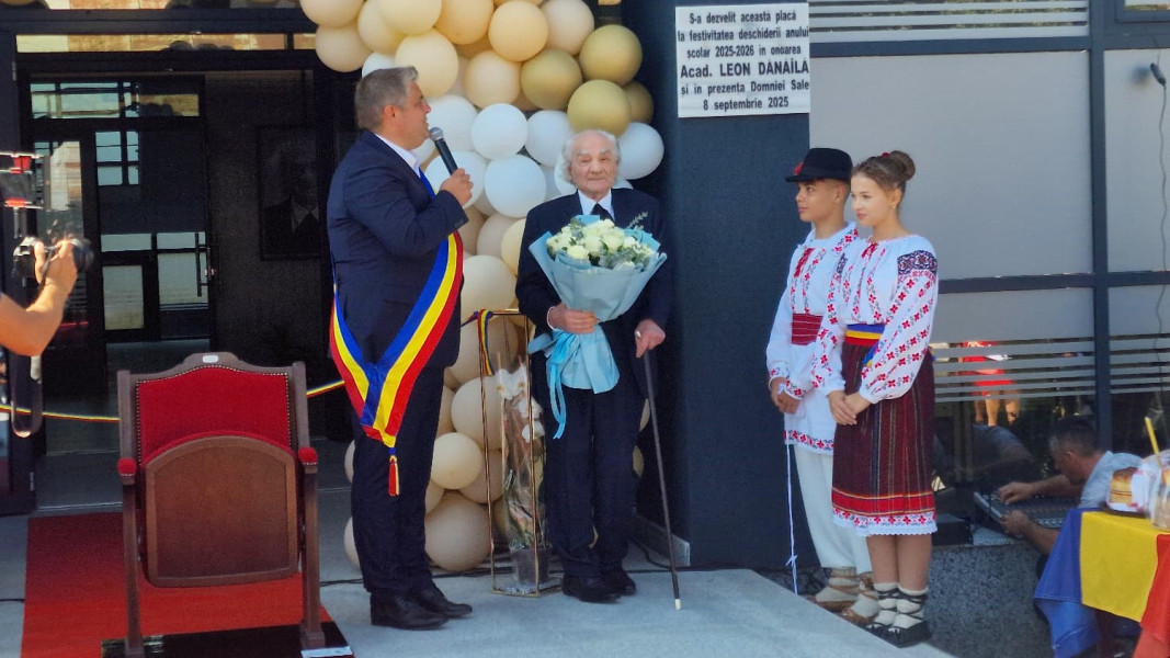 Renumitul neurochirurg Leon Dănăilă participă la deschiderea noului an școlar în Darabani