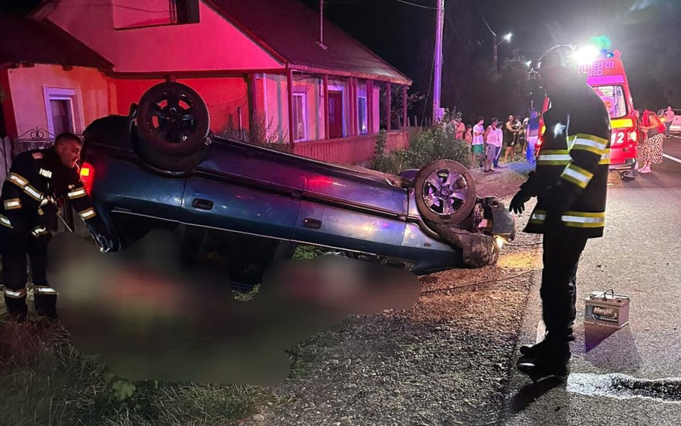 Accident în Copălău: un tânăr aflat sub influența alcoolului s-a răsturnat cu mașina