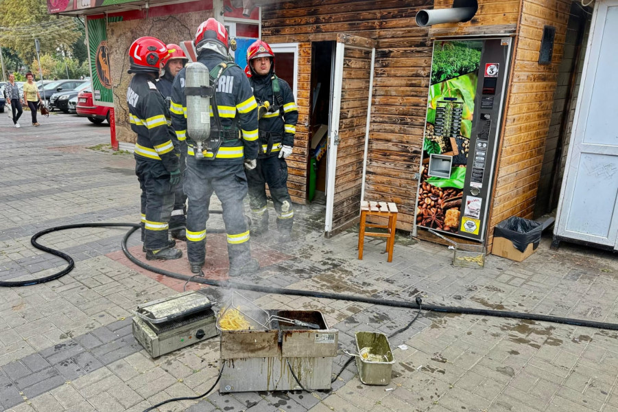 Incendiu într-un chioșc din Botoșani; tânăra de 19 ani a fost transportată la spital