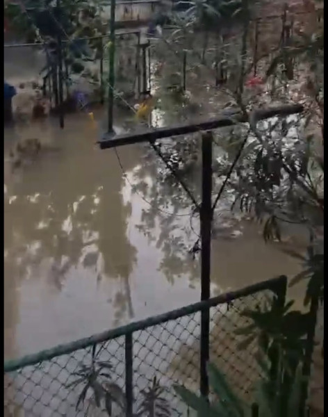 Bloc cu cascadă de apă pe strada Împărat Traian din Botoșani