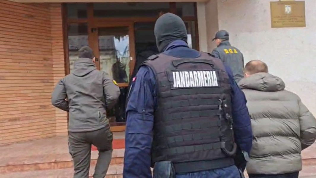 DNA ia noi măsuri faţă de primarii din Flămânzi şi Mihai Eminescu, acuzaţi de luare de mită