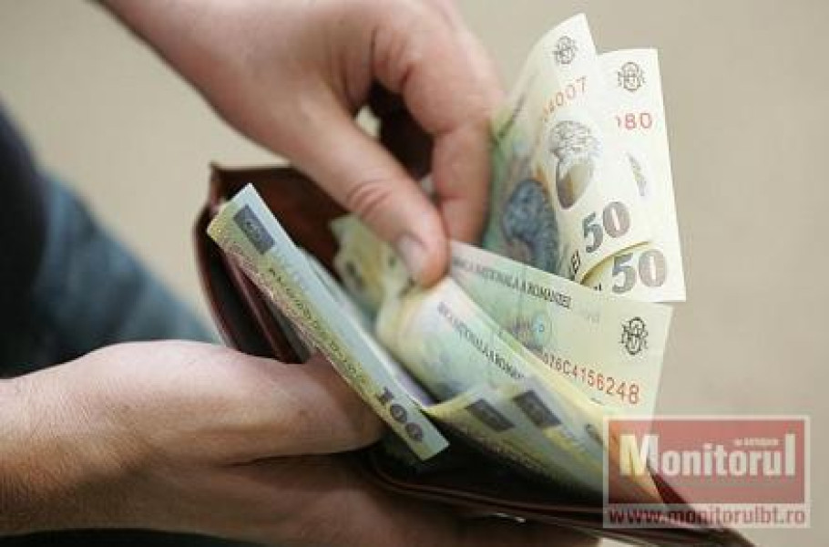 Românii câștigă mai puțin în termeni reali. Inflația a erodat veniturile în majoritatea domeniilor economice