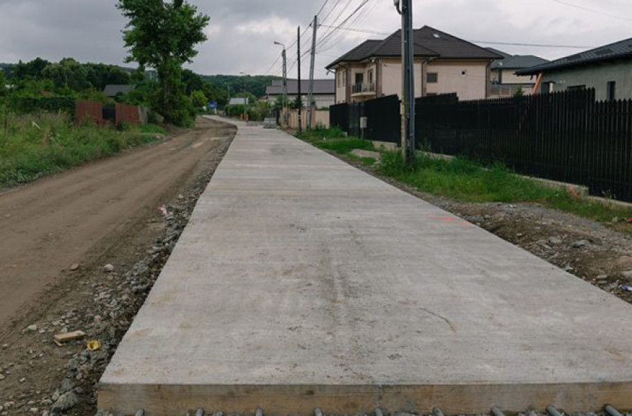 O firmă care figurează cu doar 10 angajaţi a câştigat un contract de modernizare a drumurilor la o primărie din Botoşani