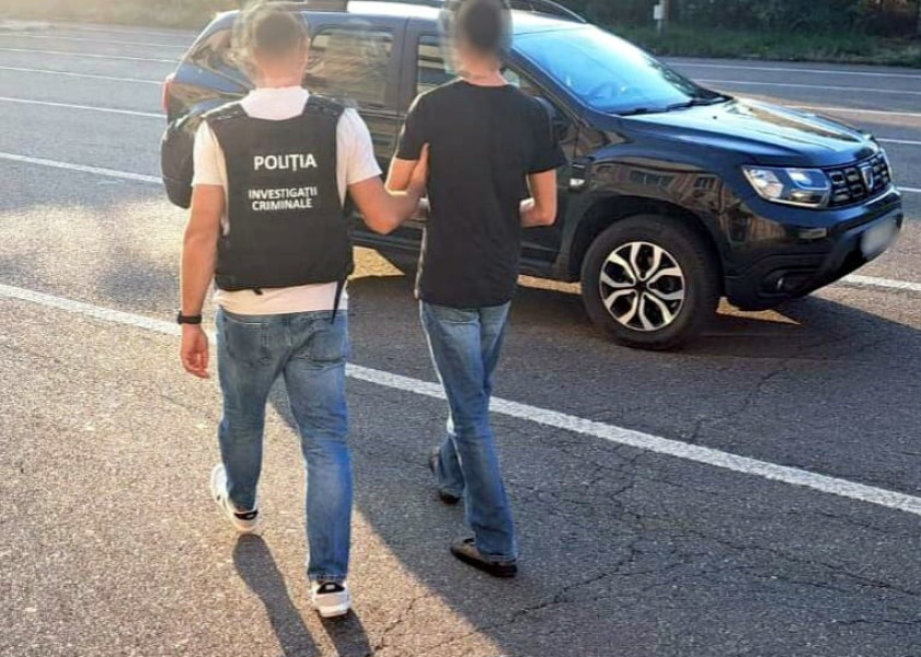 Tânăr și iresponsabil! Un tânăr de 22 de ani a ajuns în arest la Botoșani după o plimbare cu mașina