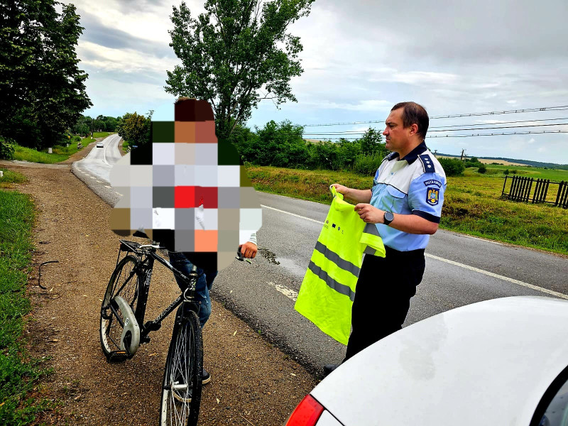 Acțiune a polițiștilor pentru siguranța bicicliștilor și utilizatorilor de trotinete